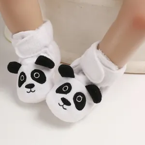 Scarpine primi passi bianche per neonato con simpatico panda e morbida fodera felpata.