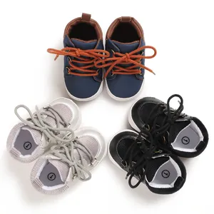 Variété de chaussures de marche pour bébé à semelle souple en bleu et argent