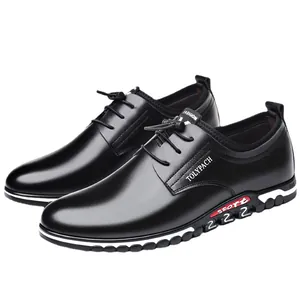 Stilvolle schwarze Herren-Leder-Slipper mit weicher Sohle und dekorativen Akzenten