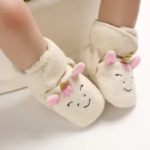 Scarpe da passeggio in morbido peluche per neonati con ricamo unicorno e fodera calda.