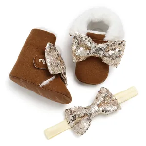 Braunes Baby-Winter-Fleece-Stiefelset mit Paillettenschleifen und passendem Stirnband