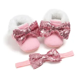 Süße rosa Pailletten-Babyschuhe und Stirband-Set mit weichem Kunstfellfutter
