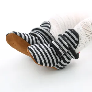 Warm striped knit baby shoes for 0-1 year olds with soft non-slip soles and velcro