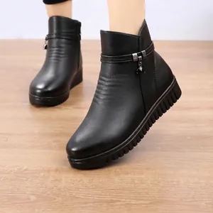 Bequeme warme Damen-Stiefeletten mit flacher Sohle, Fleece-Futter und rutschfester Sohle