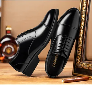 Chaussures richelieu homme en cuir noir haut de gamme pour occasions formelles