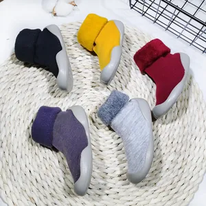 Colección de calcetines-zapatos para bebé forrados de felpa con suelas de goma suave