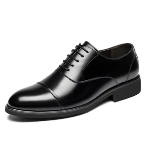 Chaussures Richelieu de qualité en cuir noir pour hommes, idéales pour le business.