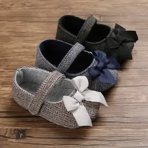 Weiche Baby-Prinzessinenschuhe mit Fischgrätenmuster und großem Schleifendetail