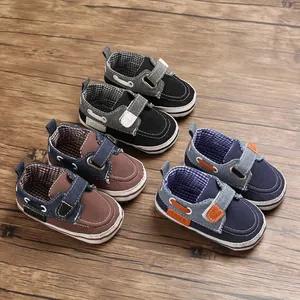 Collezione di scarpe primi passi per neonati di vari colori con suole morbide per 0-1 anni