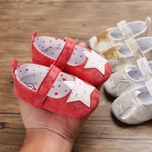 Lindos zapatos rojos para bebé con estrella sonriente y suela blanda para primeros pasos.