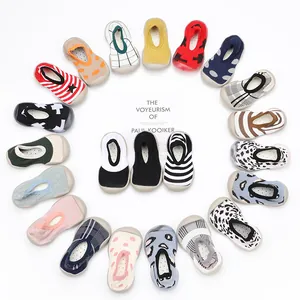 Multiple styles of breathable children's sock shoes for toddlers in creative circular layout
