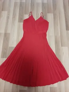 Full layout display of a sexy red V-neck pleated midi dress featuring delicate spaghetti straps.