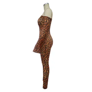 Vue latérale d'une combinaison sexy léopard pour femme, style boîte de nuit ajusté