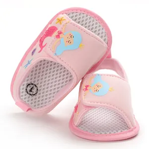 Sandalias rosas transpirables para bebé con lindo estampado de sirena para primeros pasos