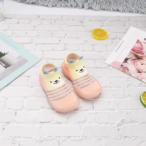 Zapatos tipo calcetín transpirables para bebé con oso de dibujos y suela blanda
