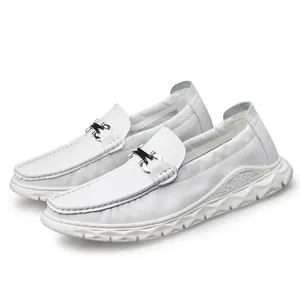 Mocassins à enfiler en cuir blanc pour hommes avec semelle en mousse souple