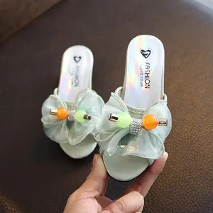 Cute girls' mint green princess high-heel slippers with decorative bow and heart