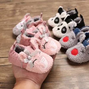 Zapatos de bebé de forro polar con dibujos animados para invierno, suela blanda suave.
