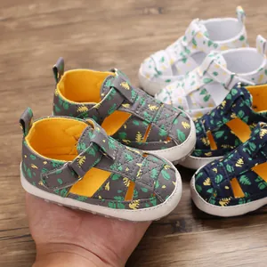 Zachte ademende babysandalen met bladpatroon voor baby's van 0-1 jaar oud, flexibel.