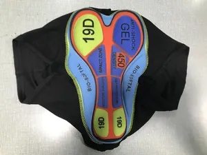 Detalle del acolchado de gel anti-choque 19D en ropa interior de ciclismo