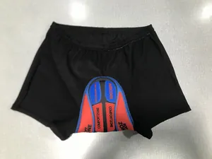 Detailed view of the shock-absorbing silicone cushion in black cycling underwear