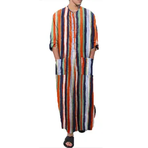 Traditionelles Herren Kaftan Gewand mit bunten Längsstreifen und praktischen Taschen