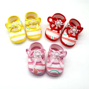Zachte antislip baby sandalen met watermeloen print en decoratieve kanten strik