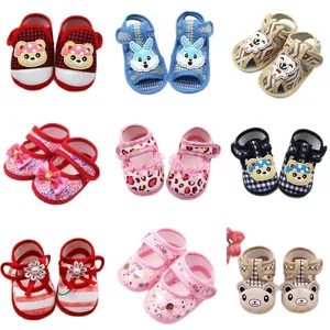 Collectie zachte stoffen babysandalen met schattige cartoon dieren en strikjes