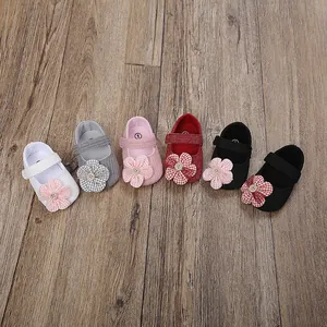 Adorables zapatos de primeros pasos para bebé niña con flores en varios colores pastel