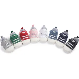 Collection de baskets en toile pour bébé aux couleurs vives avec semelles en caoutchouc
