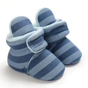 Warme gestreifte Baby-Lauflernschuhe mit weichem Fleecefutter und festem Klettverschluss