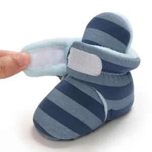 Blau gestreifte Baby-Winterstiefel mit weichem Fleecefutter und Klettverschluss