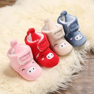 Lot de quatre paires de bottes de neige chaudes pour bébé avec motif de cochon mignon