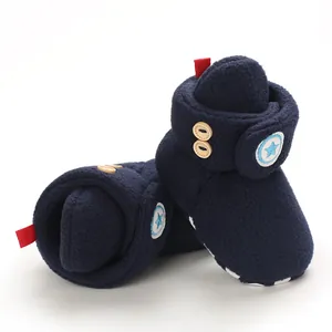 Stivaletti neonato in pile blu scuro con suola morbida e dettaglio stella
