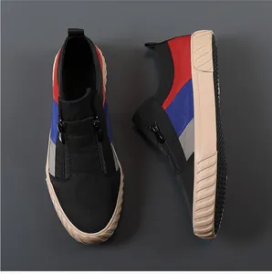 Detailansicht der modischen Herren-Canvas-Sneaker im Colorblock-Design mit Doppelreißverschluss