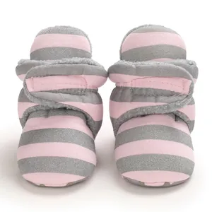 Rosa und grau gestreifte, fleecegefütterte warme Babyschuhe mit Klettverschluss für Winter