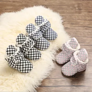 Baby First Walker Shoes Checkerboard Printed Cotton Fleece Lined Winter Warm Boots For 0-1 Year Old Unisex Infant Prewalker Shoes