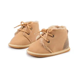 Detailansicht der kamelfarbenen, fleecegefütterten Baby-Winterstiefel mit Gummisohle