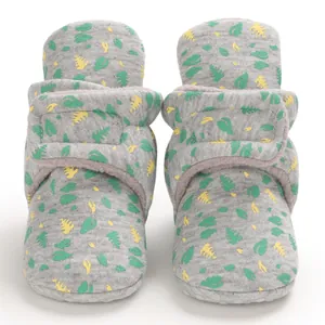 Graue Baby-Winterstiefel mit Blattmuster und warmem Fleecefutter für Neugeborene