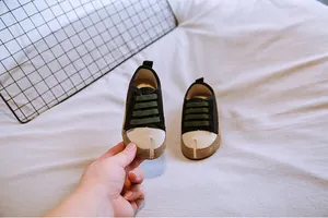 Weiche Baby-Leinenschuhe mit geteilter Zehenpartie für Kleinkinder im Alter von 0-3 Jahren