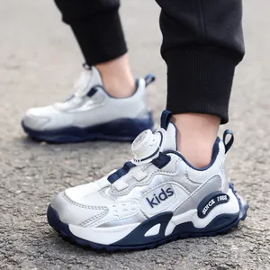 Hochwertige atmungsaktive Mesh-Sneaker für Kinder in Silber mit modernem Drehverschluss