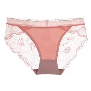 Slip senza cuciture in seta di ghiaccio con bordo in pizzo floreale rosa cipria fine