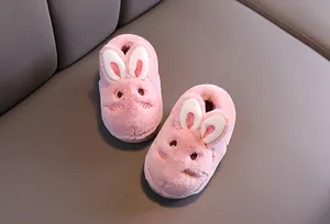 Pantoufles en peluche rose pour bébés avec oreilles de lapin et doublure chaude