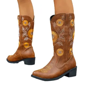 Botas de vaquero marrones para mujer con bordados de girasoles y tacón ancho