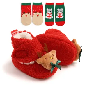 Festliches Weihnachts-Set für Babys mit Fleece-Schuhen und Socken im Rentier-Design