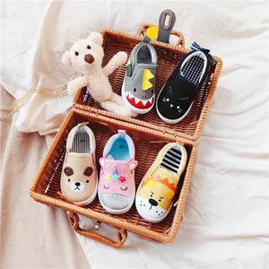 Παιδικά Παπούτσια Περιπάτου από Καμβά με Τρισδιάστατα Ζώα Κινουμένων Σχεδίων Μαλακή Σόλα Slip-on Πρώτα Βήματα Στυλ Λιοντάρι Καρχαρίας Γάτα Αρκούδα