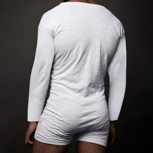 Vue arrière d'un body serré à manches longues pour homme en coton blanc léger