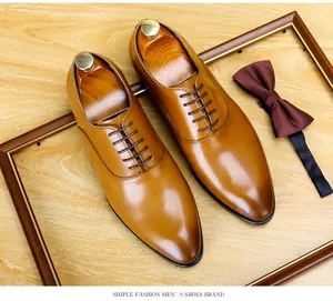 Chaussures richelieu classiques en cuir marron pour homme avec un élégant bout pointu