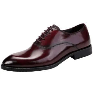 Chaussures richelieu élégantes en cuir bordeaux pour hommes, style formel classique