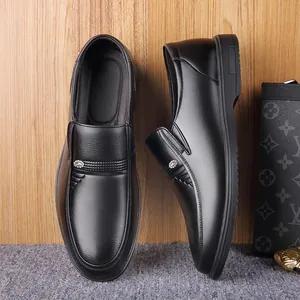 Mocassini da uomo in pelle nera comodi con design slip-on classico e suola molto morbida